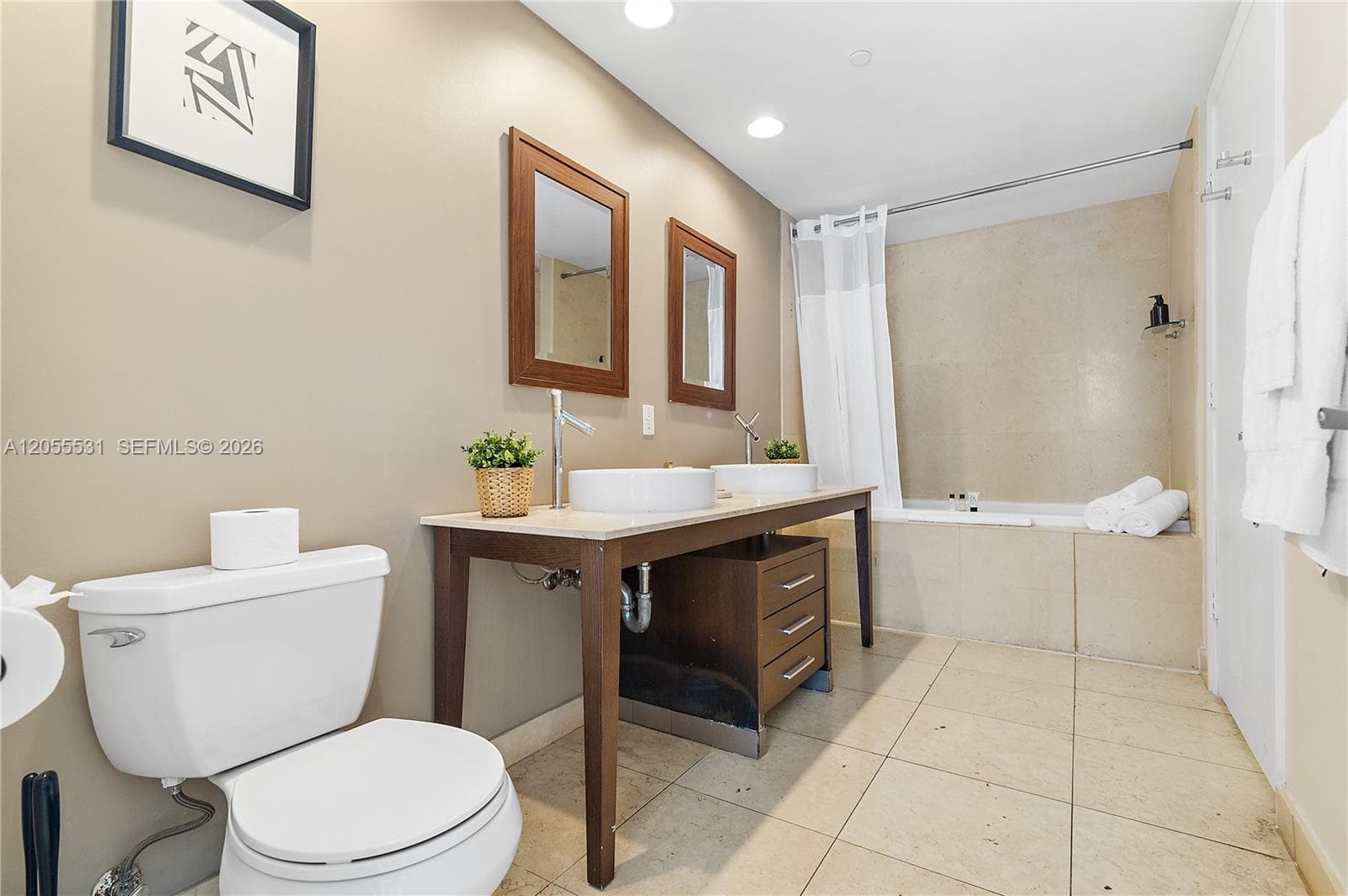 485 Brickell Ave 2306 photo 21