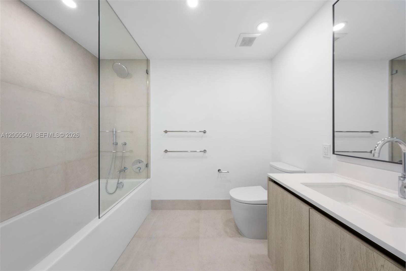 9201 E Bay Harbor Drive 302 photo 7