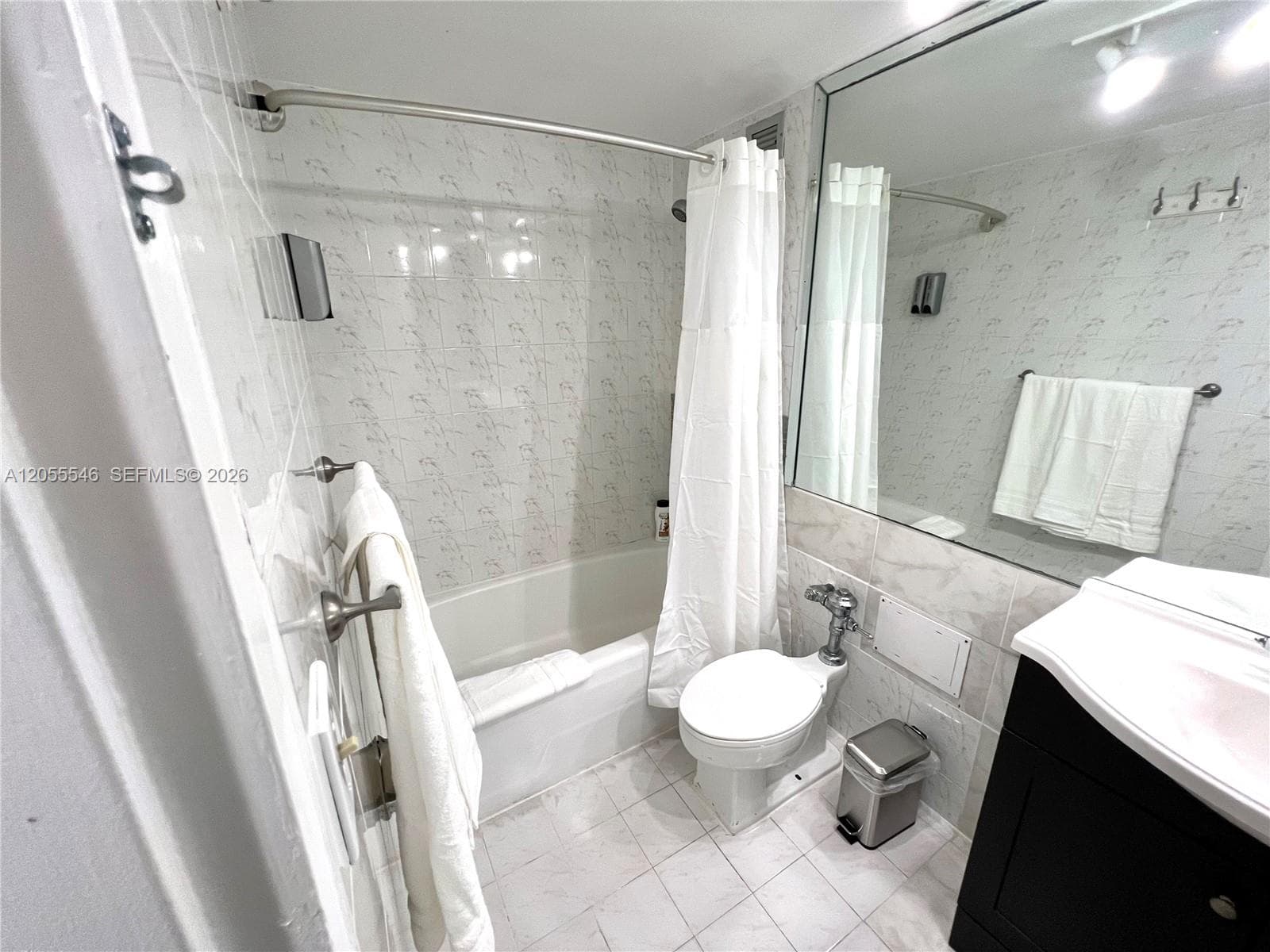 5445 Collins Ave 1515 photo 10