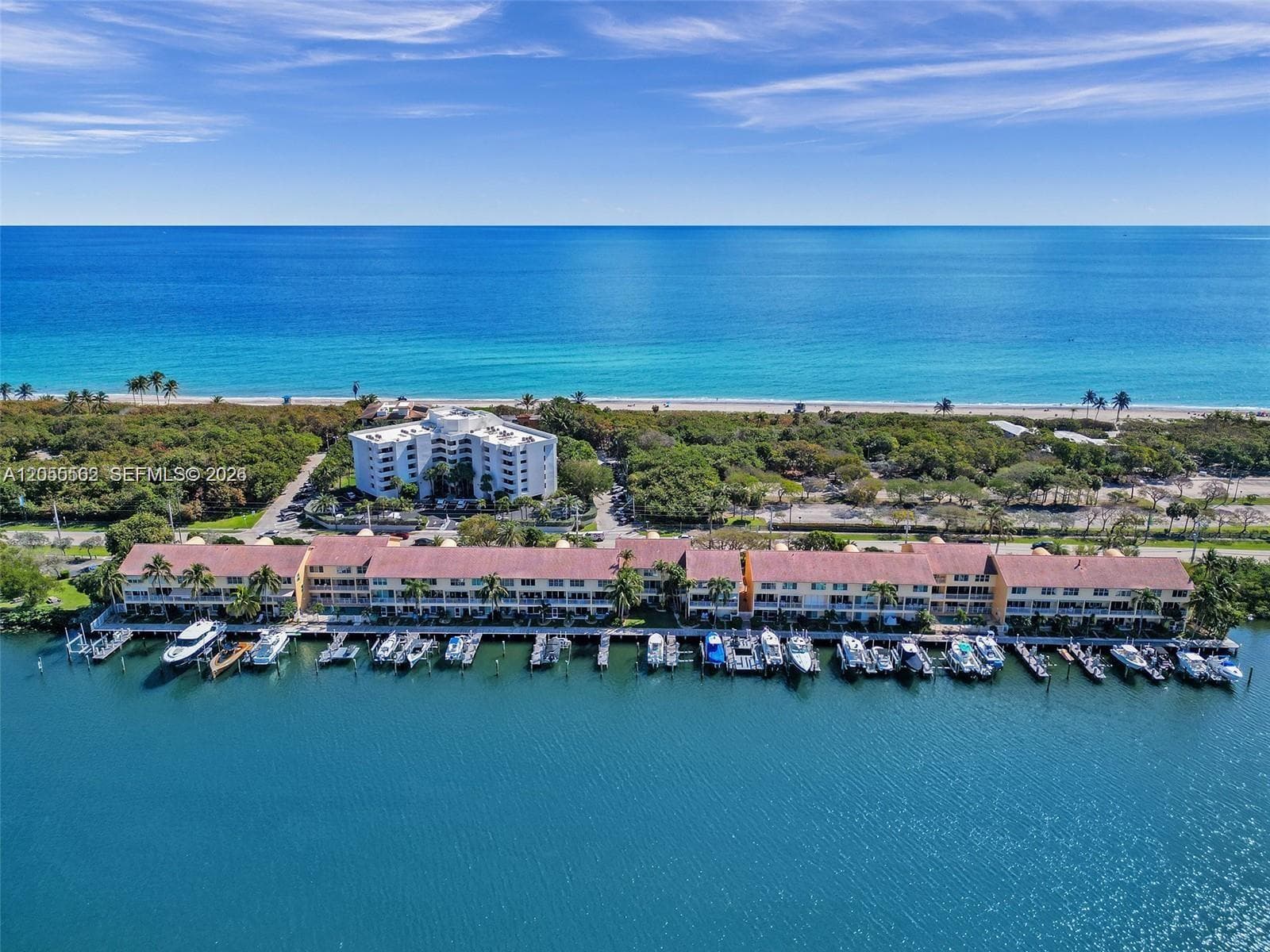 4234 N Ocean Dr photo 2