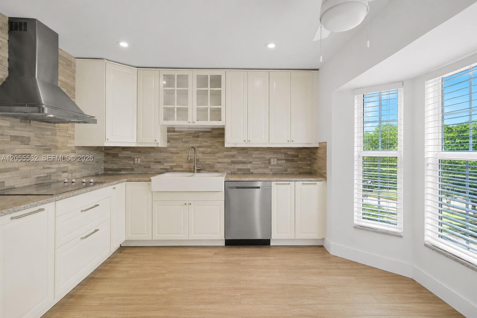 4234 N Ocean Dr photo 17