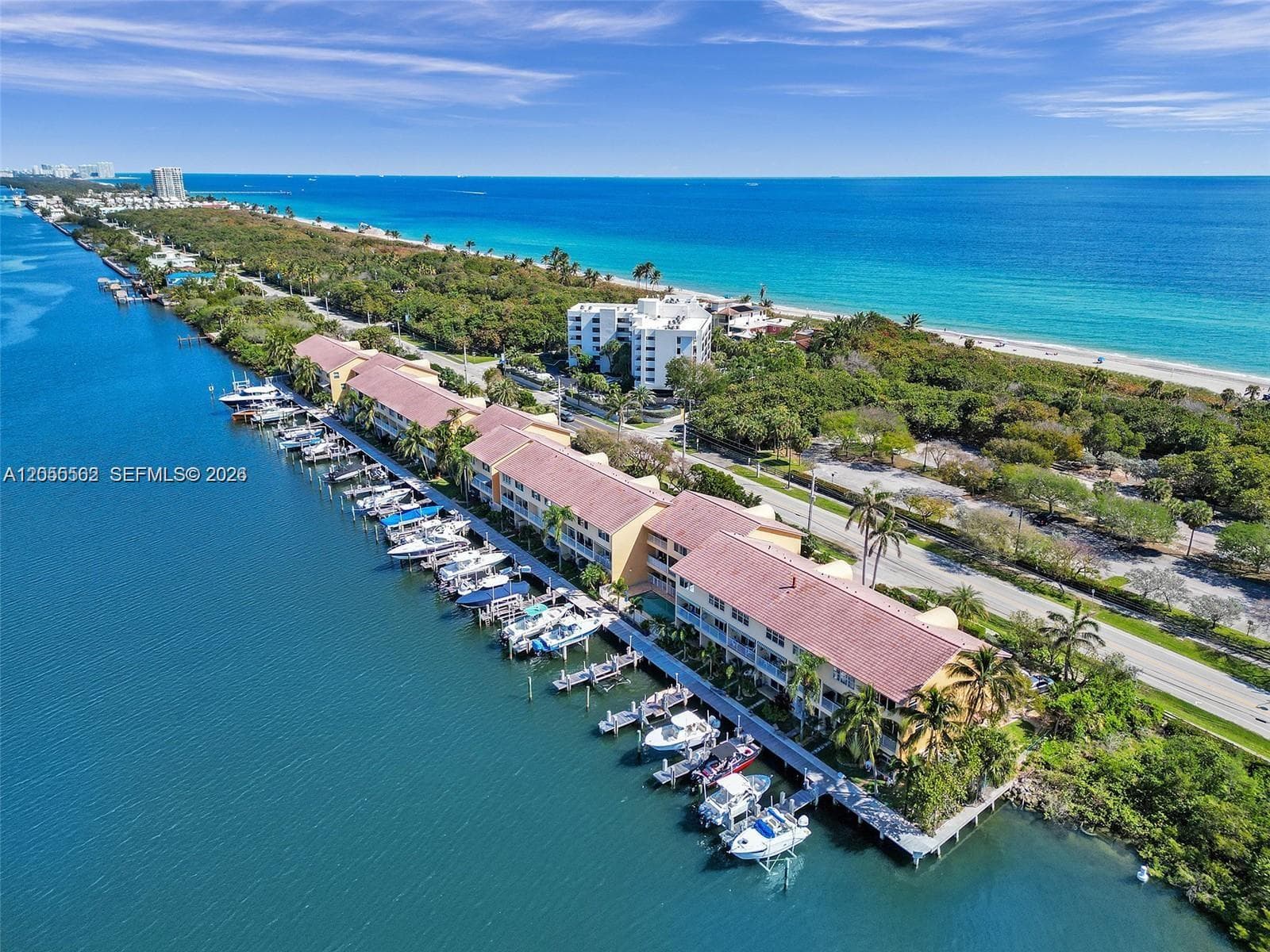 4234 N Ocean Dr photo 3
