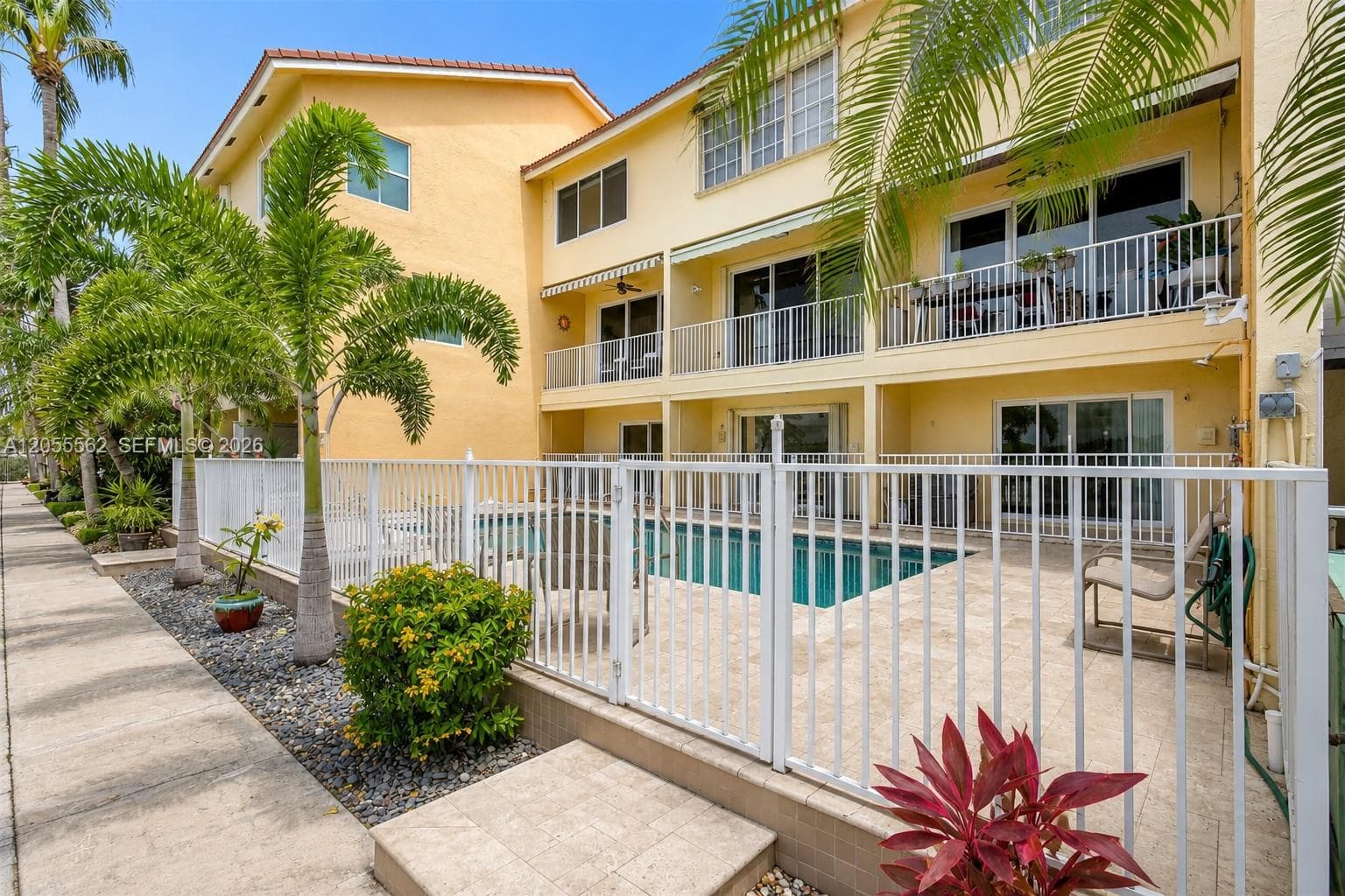 4234 N Ocean Dr photo 9