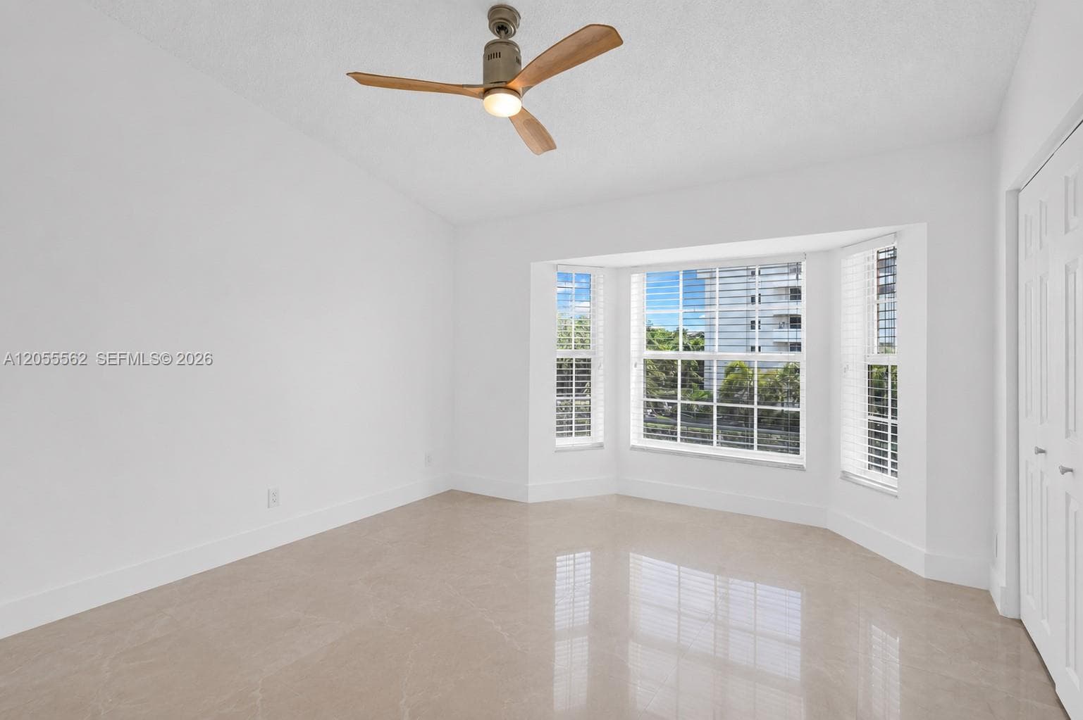 4234 N Ocean Dr photo 24
