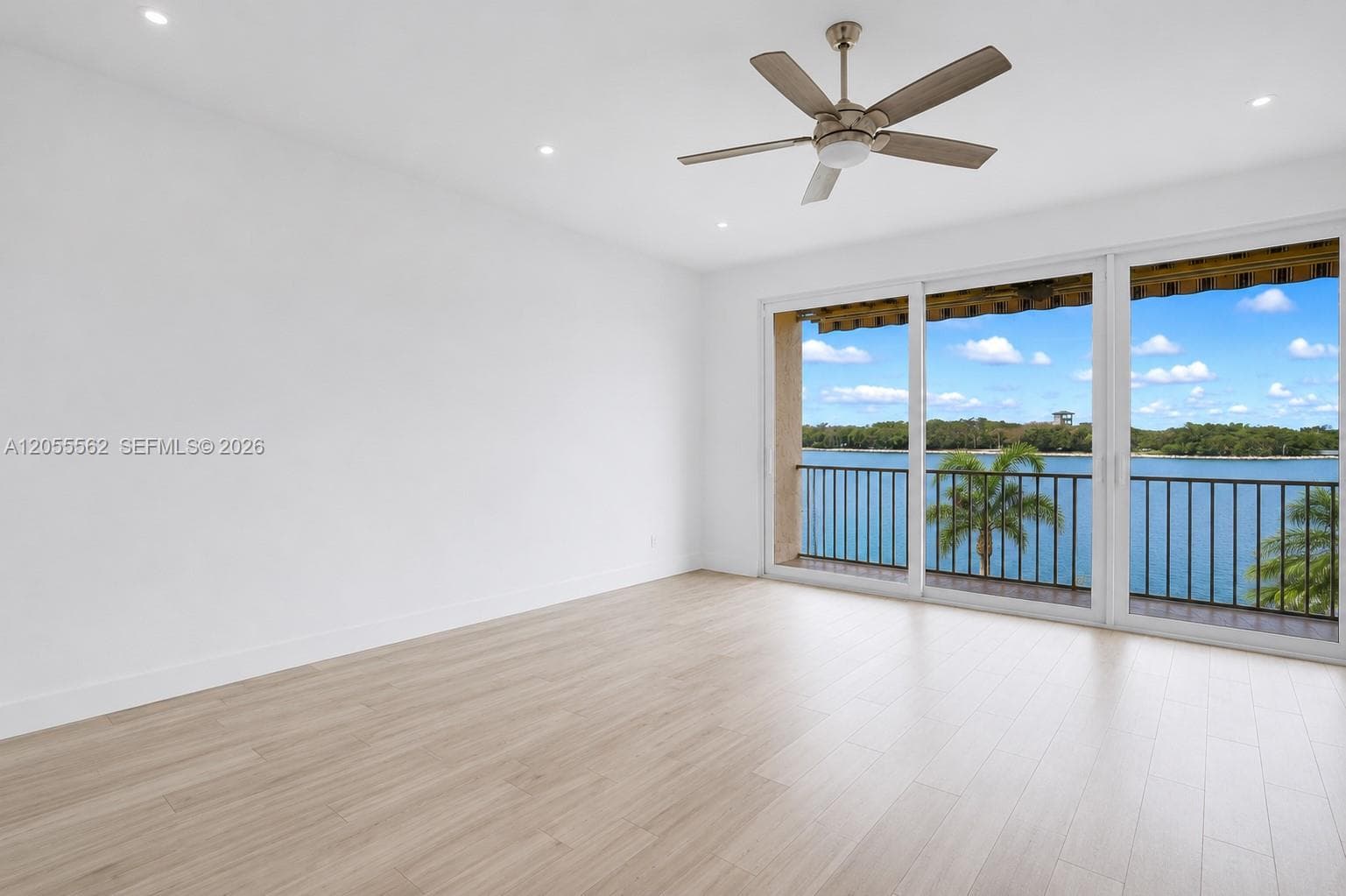 4234 N Ocean Dr photo 10