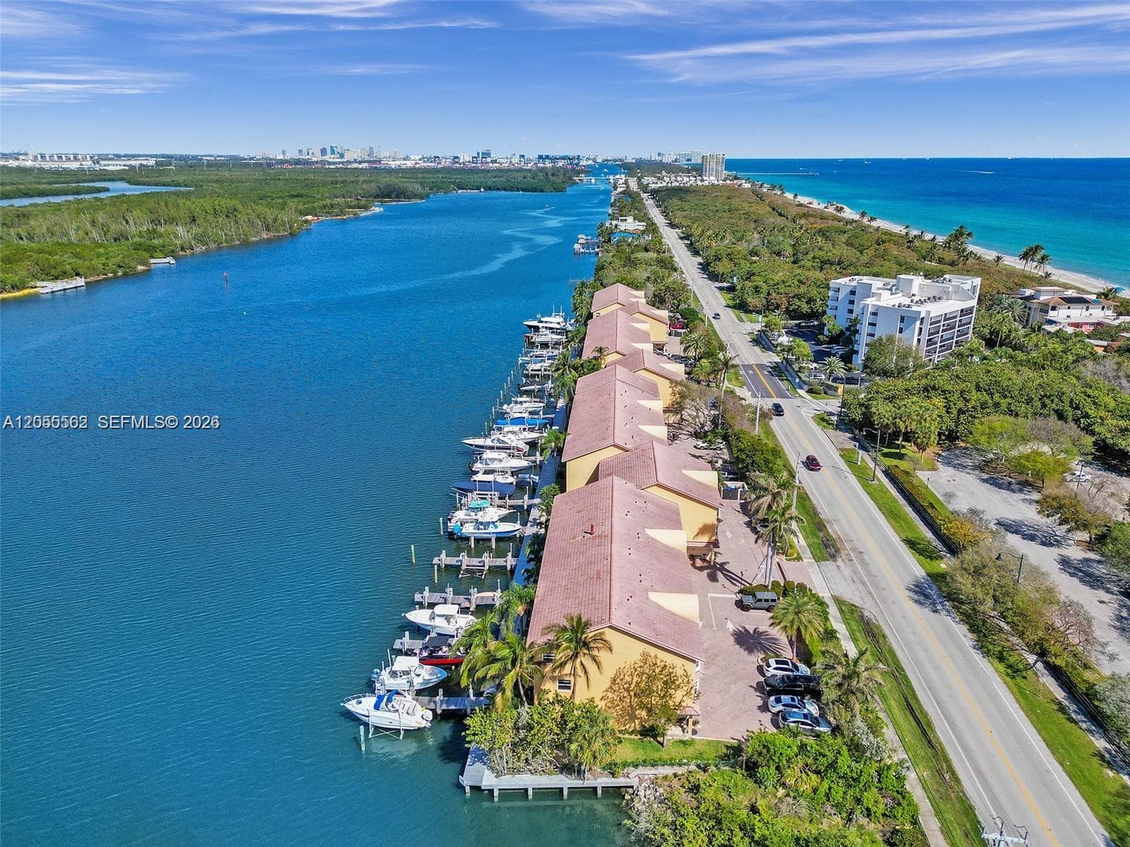 4234 N Ocean Dr photo 4