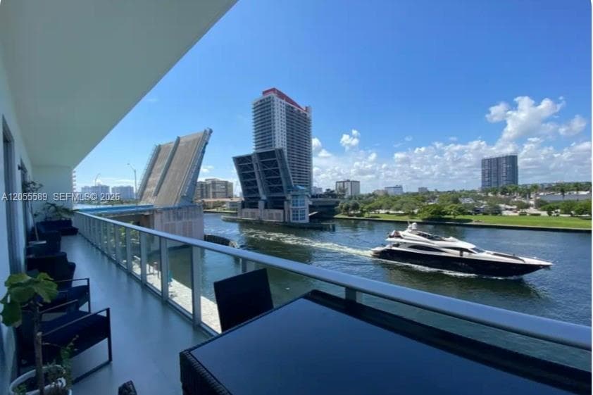 4010 S Ocean Dr R304 photo 2