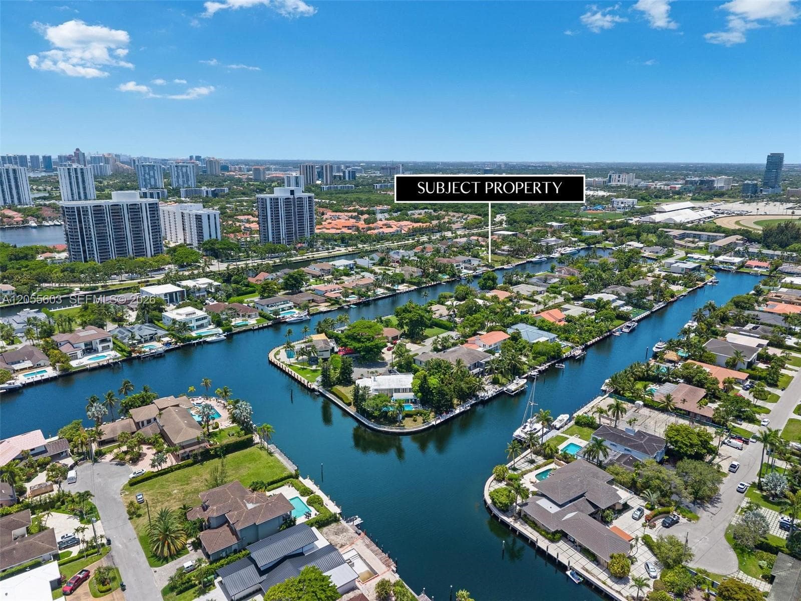 460 Holiday Dr photo 18