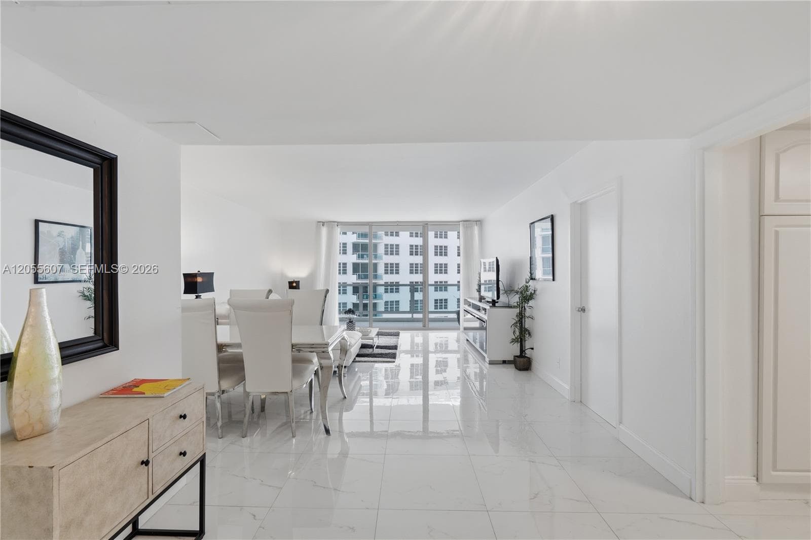 5151 Collins Ave 1027 photo 2