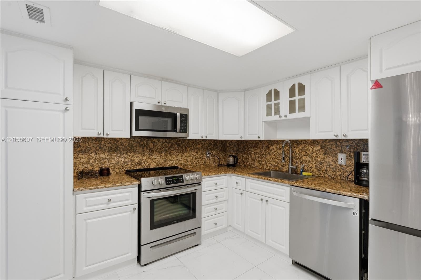 5151 Collins Ave 1027 photo 6