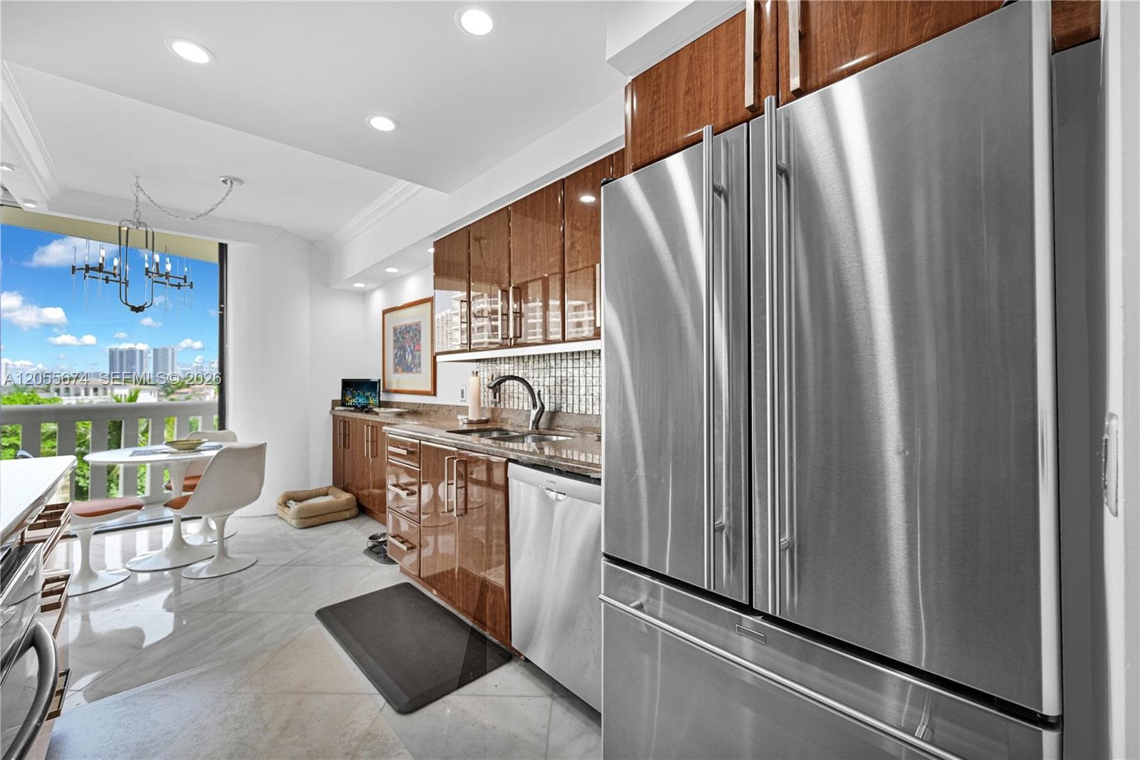 3000 Island Blvd 505 photo 23