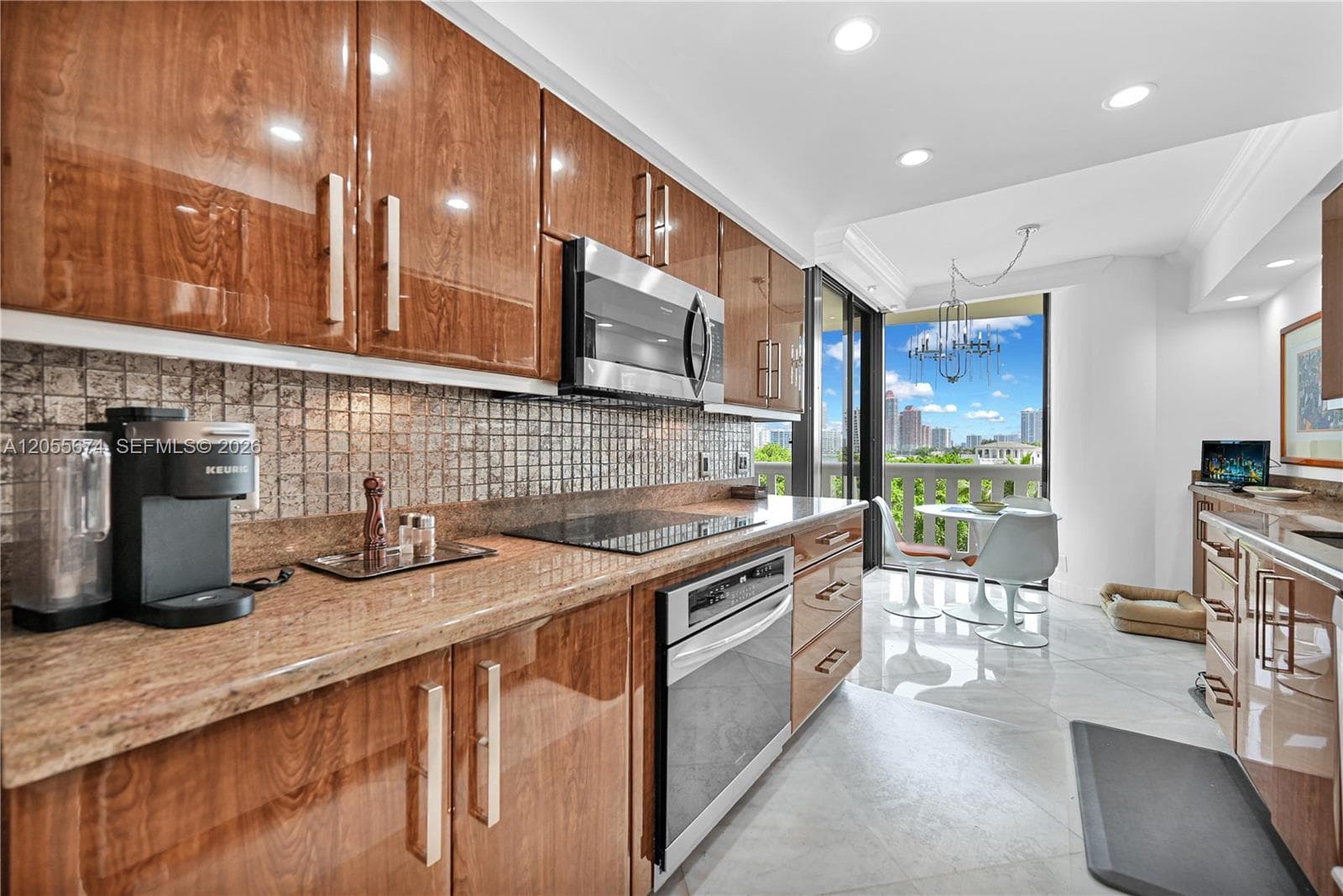 3000 Island Blvd 505 photo 22