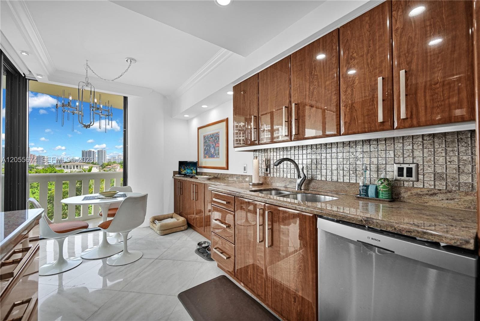 3000 Island Blvd 505 photo 24