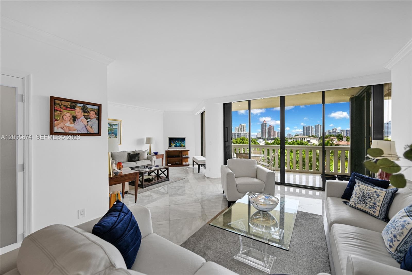 3000 Island Blvd 505 photo 14