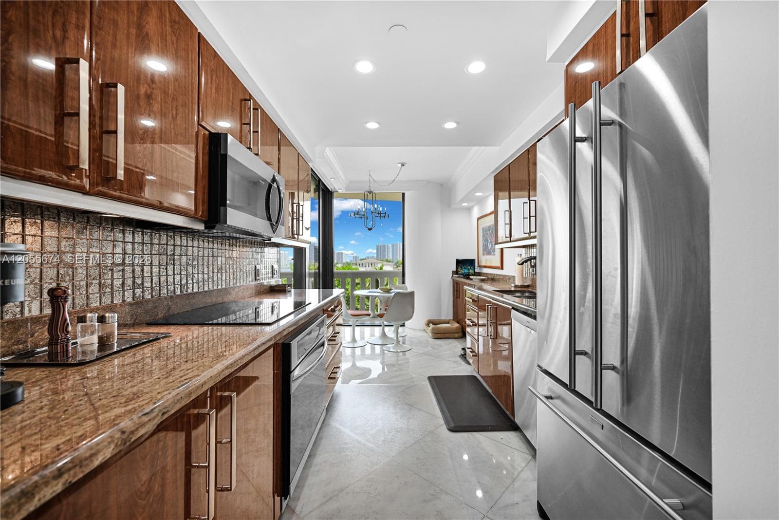 3000 Island Blvd 505 photo 21