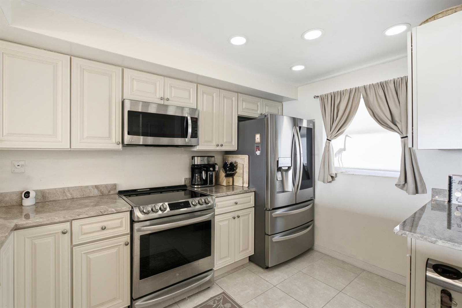 9400 S Ocean Drive 208 photo 6