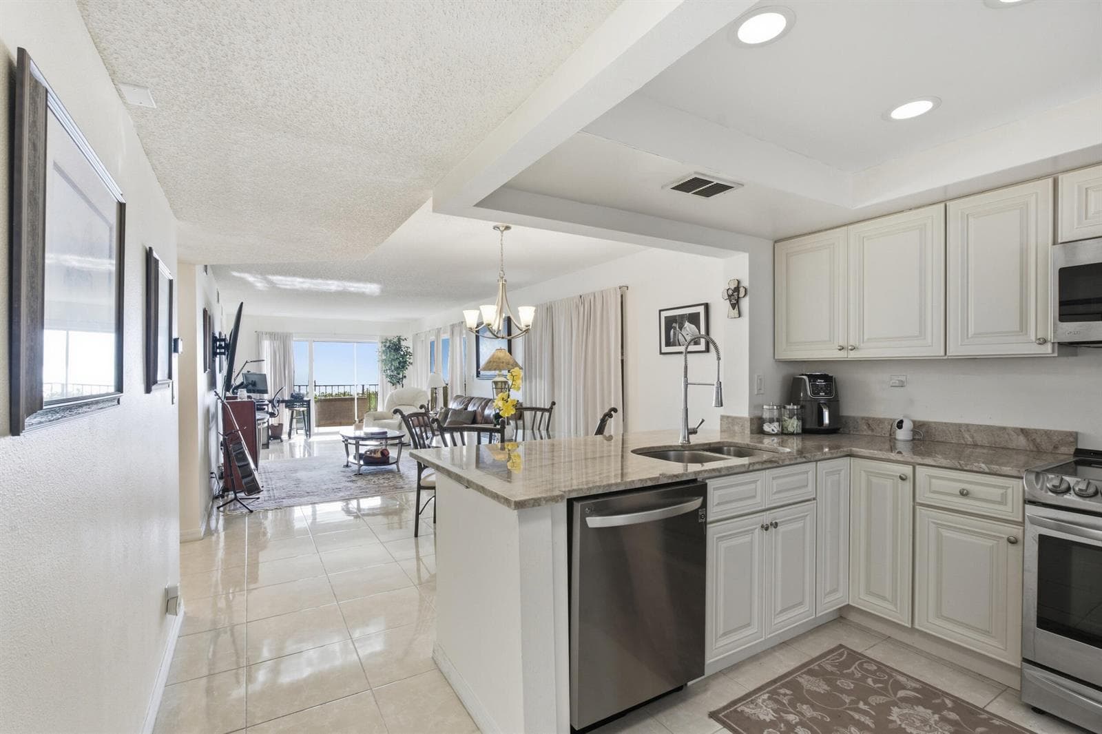 9400 S Ocean Drive 208 photo 4