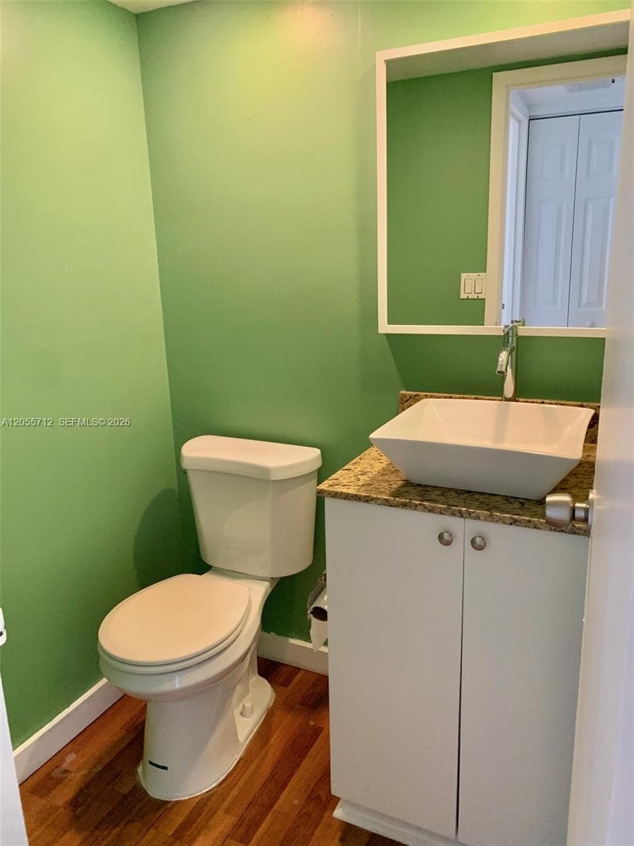 100 Bayview Dr 1930 photo 23