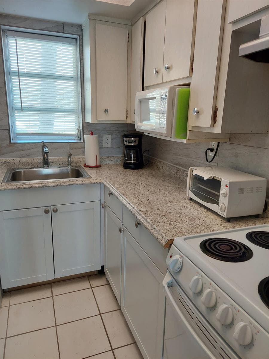 605 N Riverside Drive 12A photo 7
