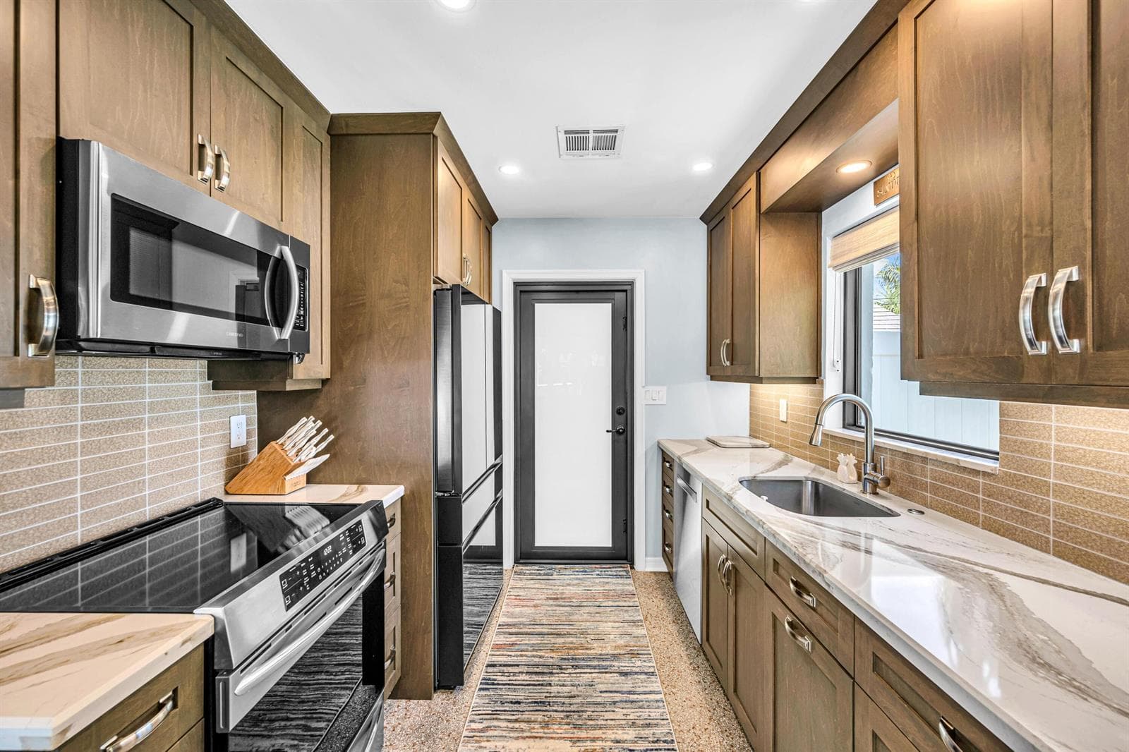 1301 Mandarin Isle photo 8