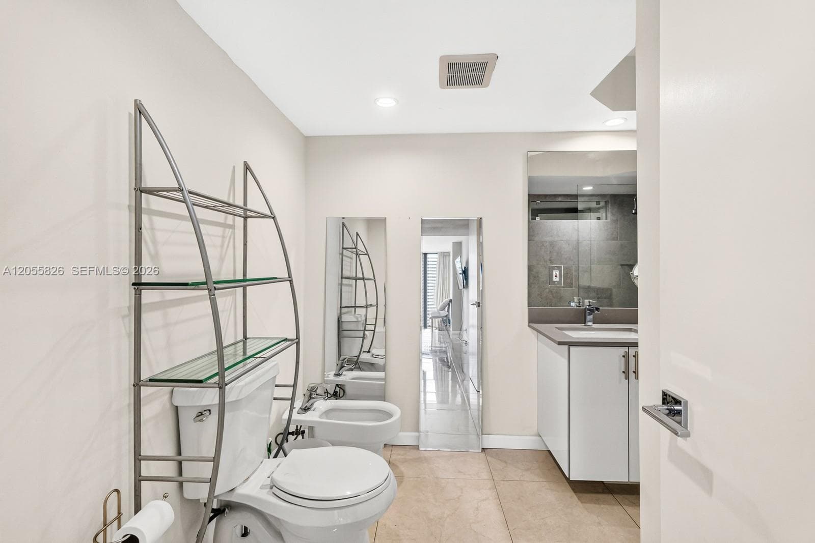 1901 Brickell Ave B1109 photo 17