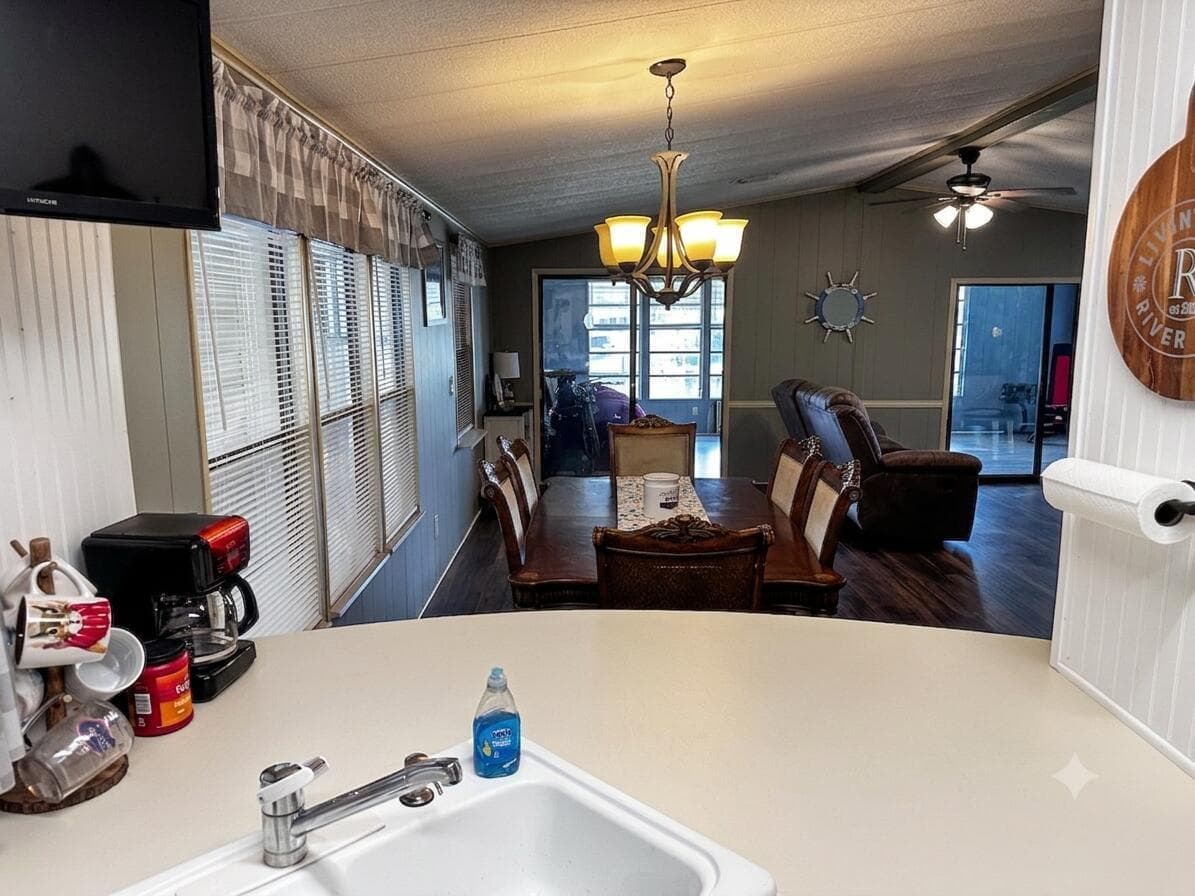 7882 SE PARADISE Drive photo 6