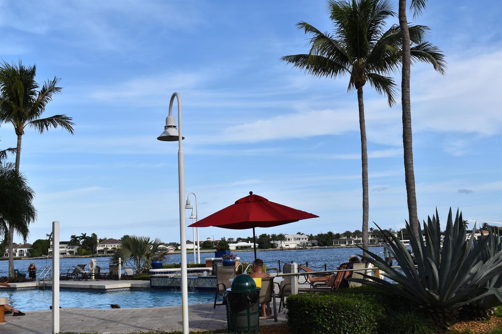 160 YACHT CLUB Way 210 photo 13