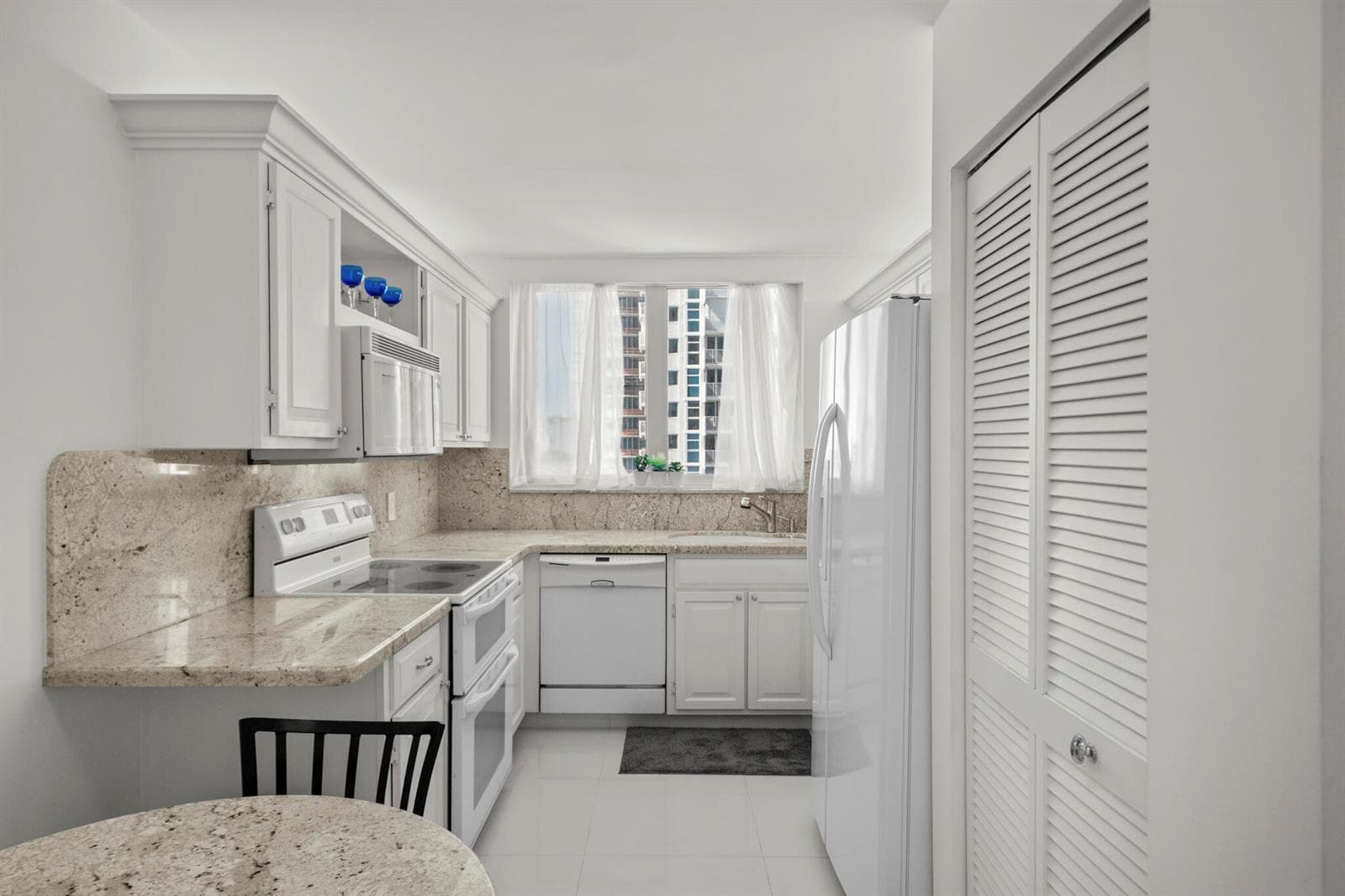 1370 S OCEAN Boulevard 905 photo 7