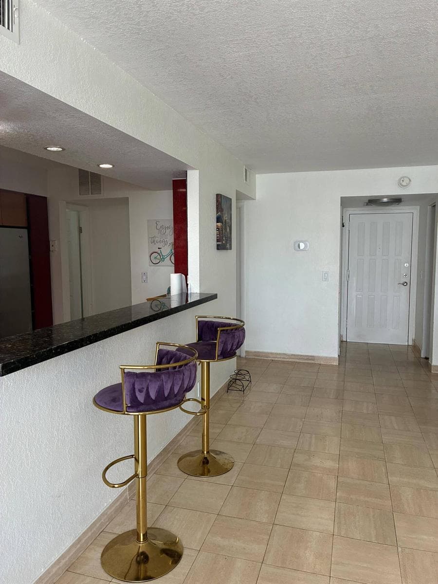 400 LESLIE Drive 502 photo 16