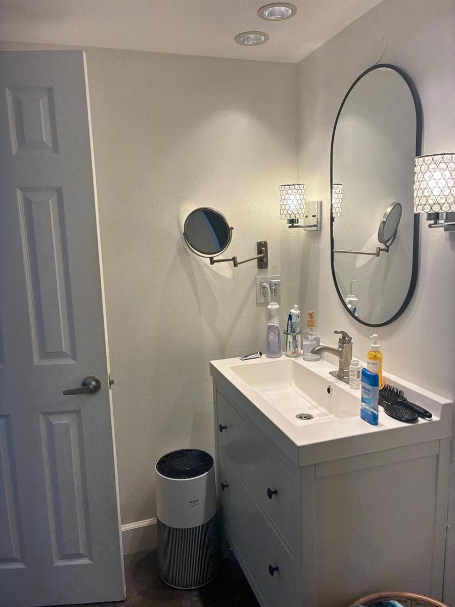 400 LESLIE Drive 502 photo 24