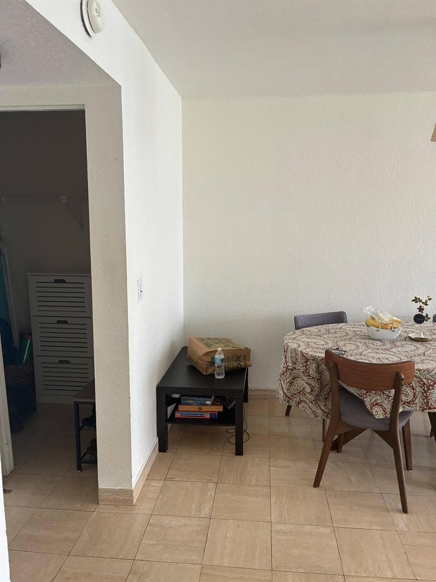 400 LESLIE Drive 502 photo 15