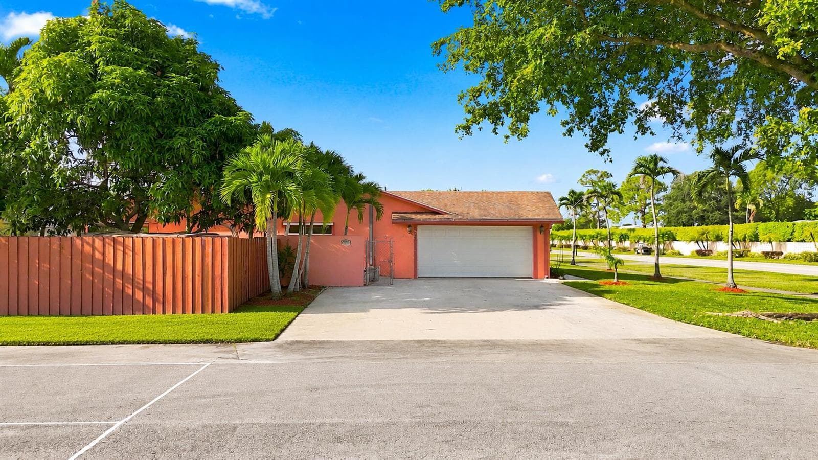 3768 Pinehurst Drive photo 4