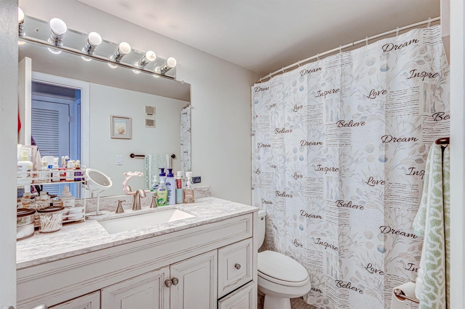 108 Paradise Harbour Boulevard 512 photo 12