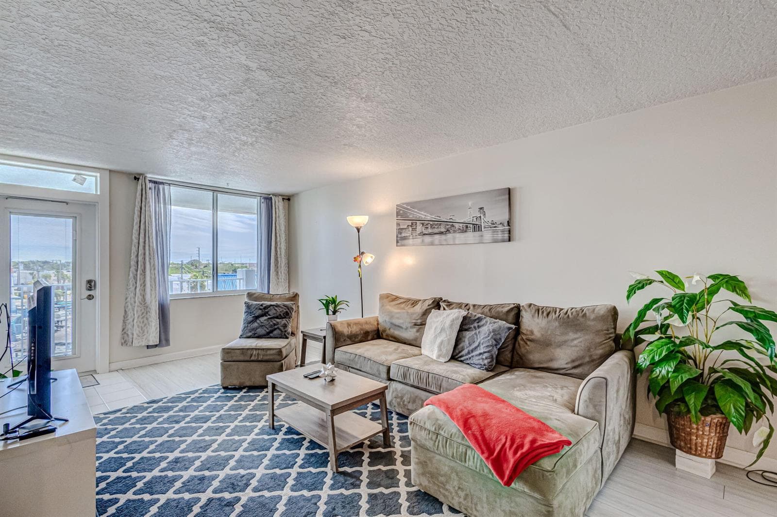 108 Paradise Harbour Boulevard 512 photo 7