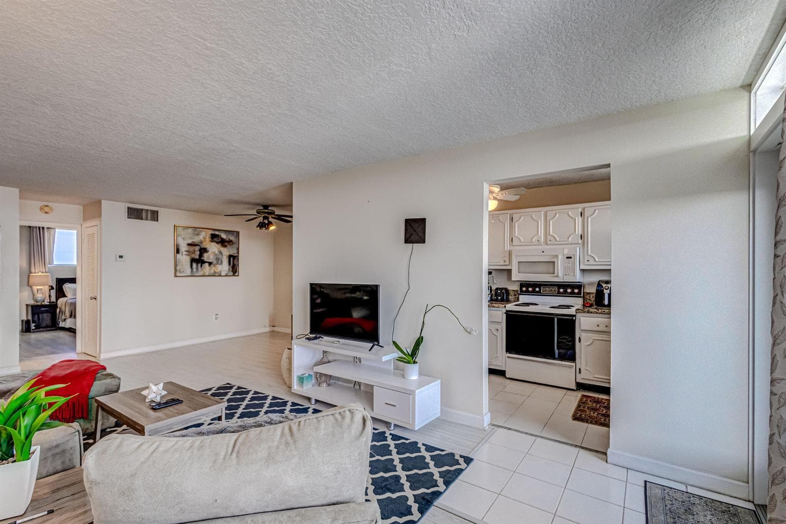 108 Paradise Harbour Boulevard 512 photo 10