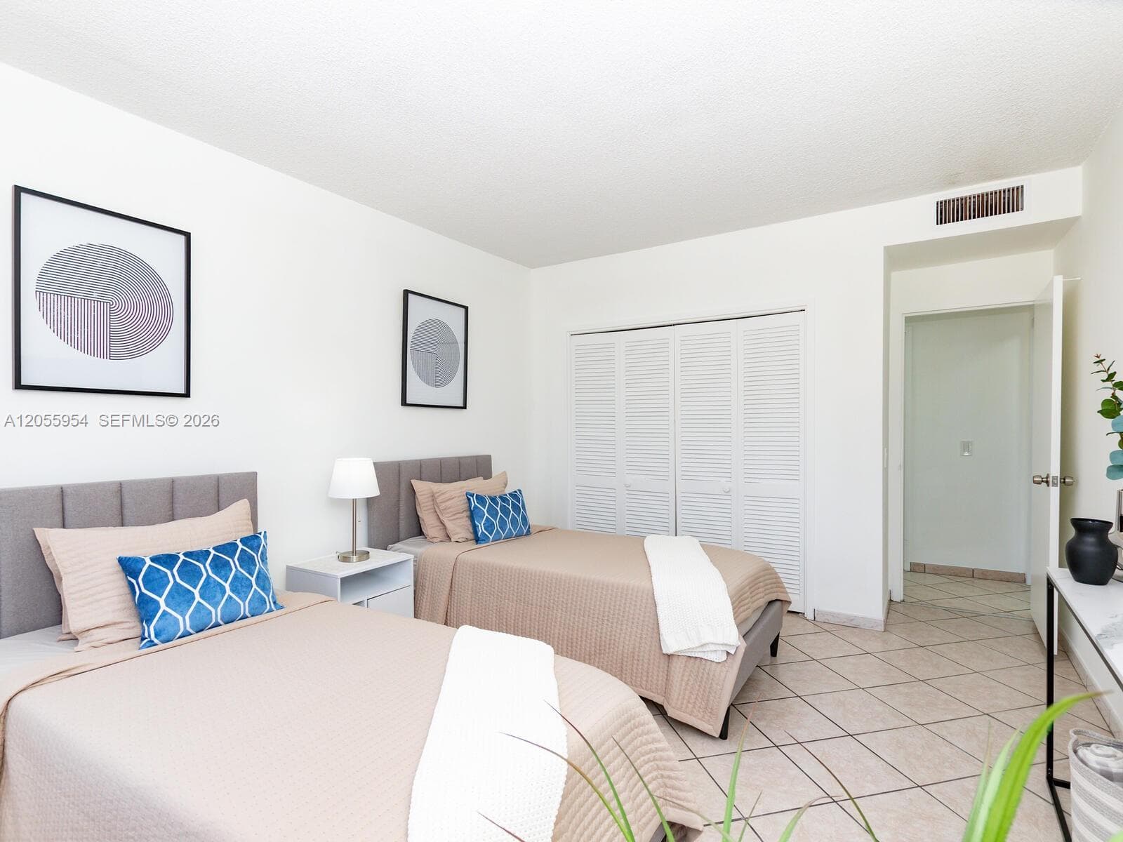 3505 S Ocean Dr 305 photo 23