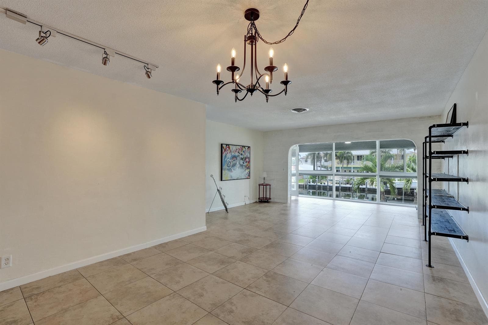 2400 NE 36th Street 10 photo 6