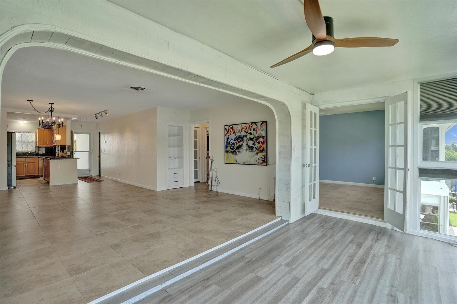 2400 NE 36th Street 10 photo 17