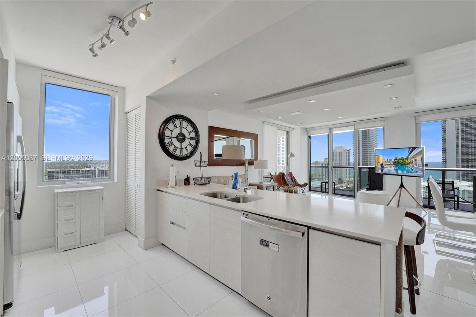 2600 E Hallandale Beach Blvd T1902 photo 1