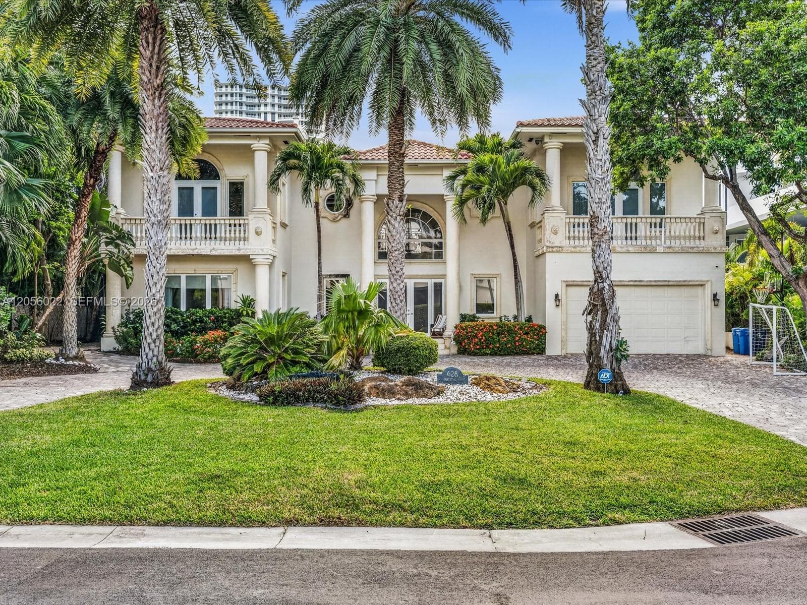 628 N Island photo 4