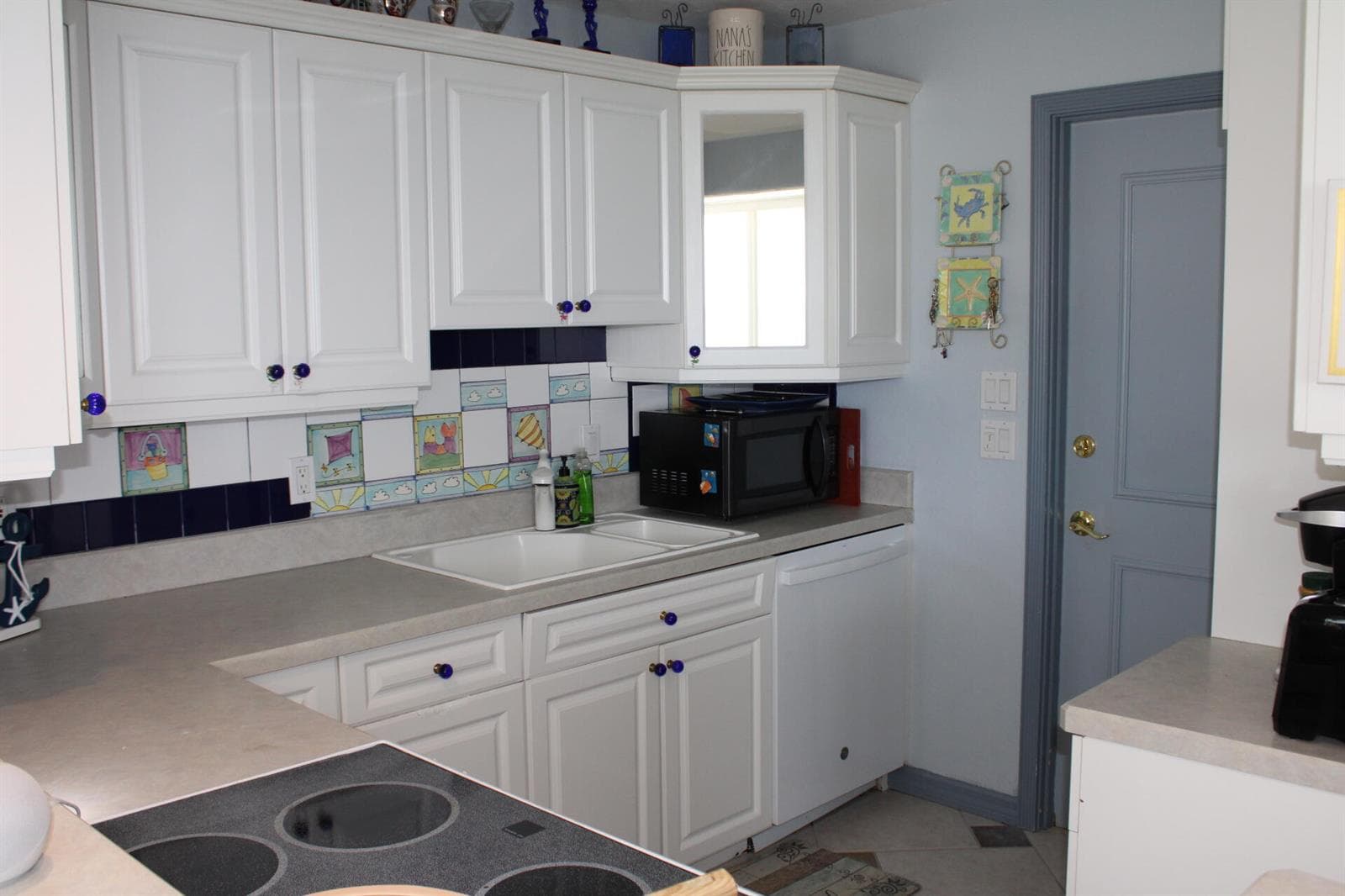 630 OCEAN Drive 215 photo 9
