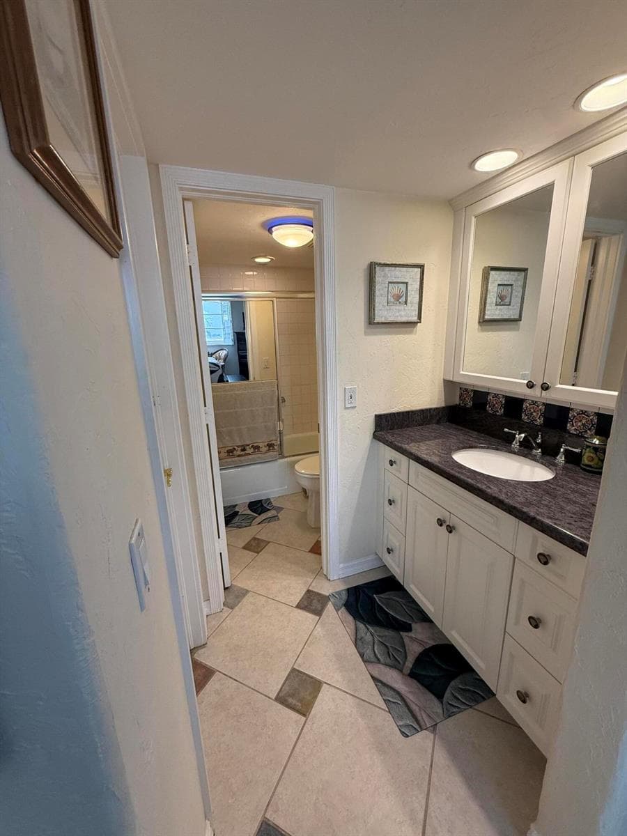 630 OCEAN Drive 215 photo 11