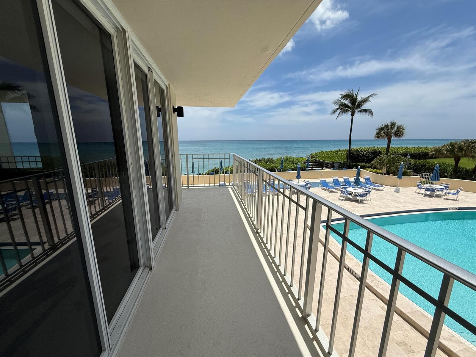 630 OCEAN Drive 215 photo 4