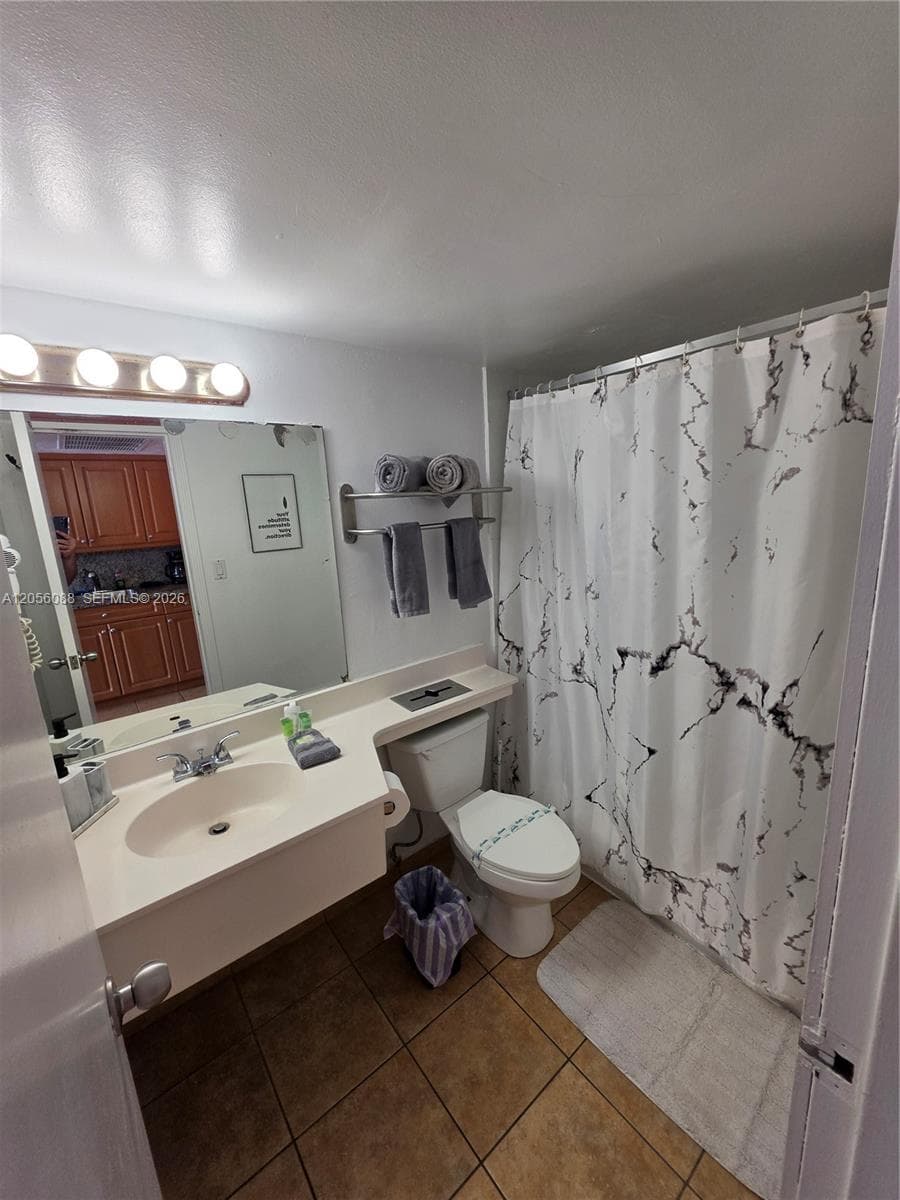 19201 Collins Ave 433 photo 3