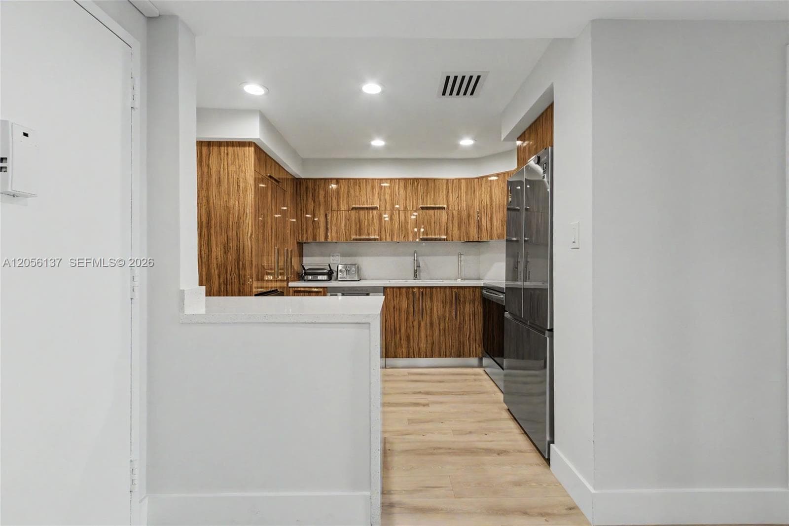 500 Bayview Dr 822 photo 22