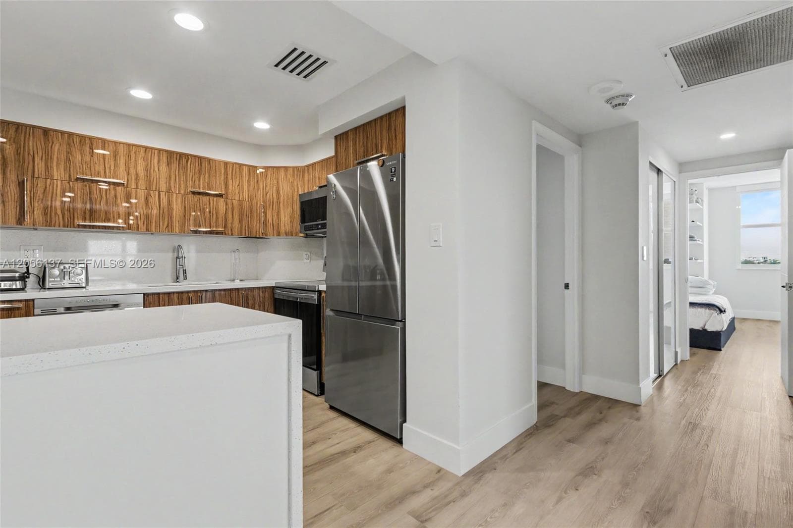 500 Bayview Dr 822 photo 3