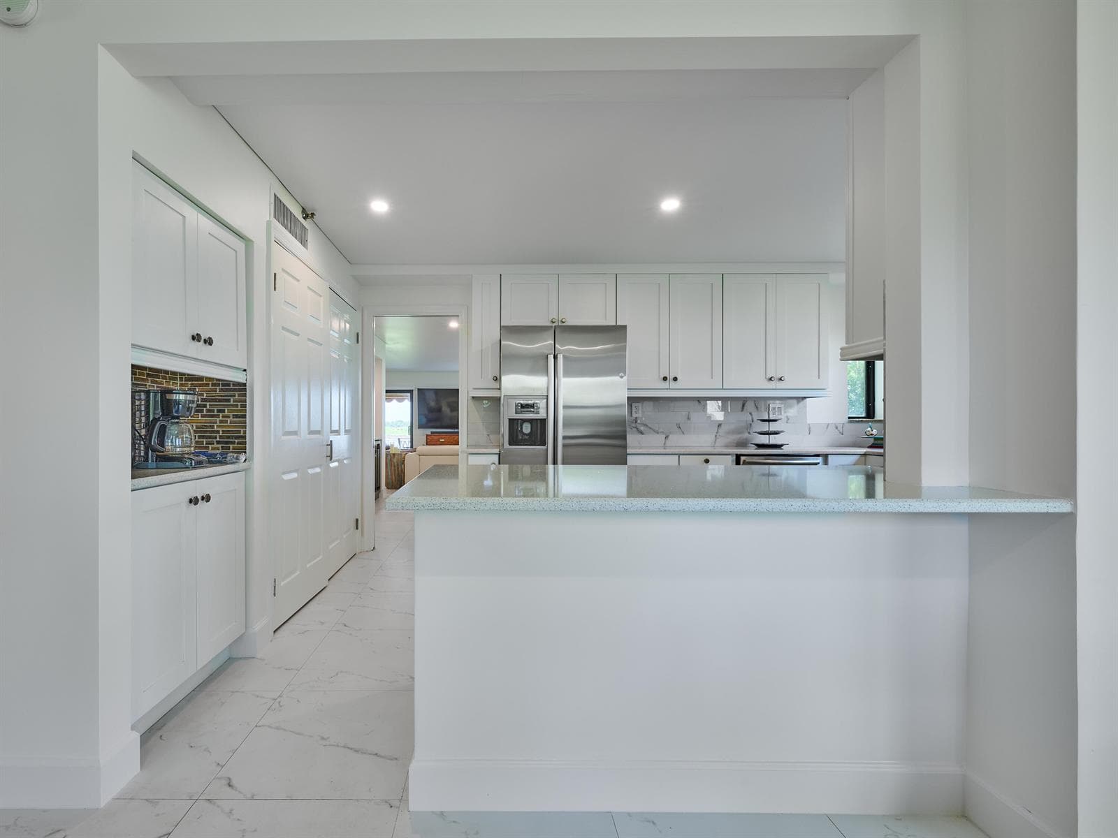 374 Golfview Road 106 photo 15
