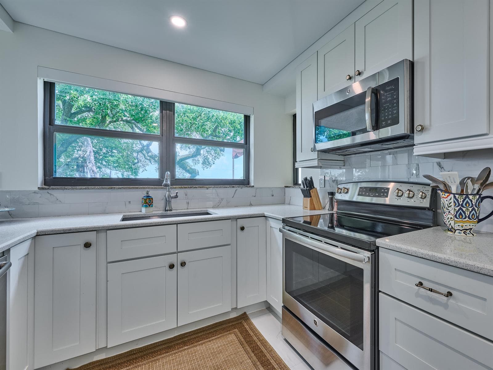 374 Golfview Road 106 photo 21