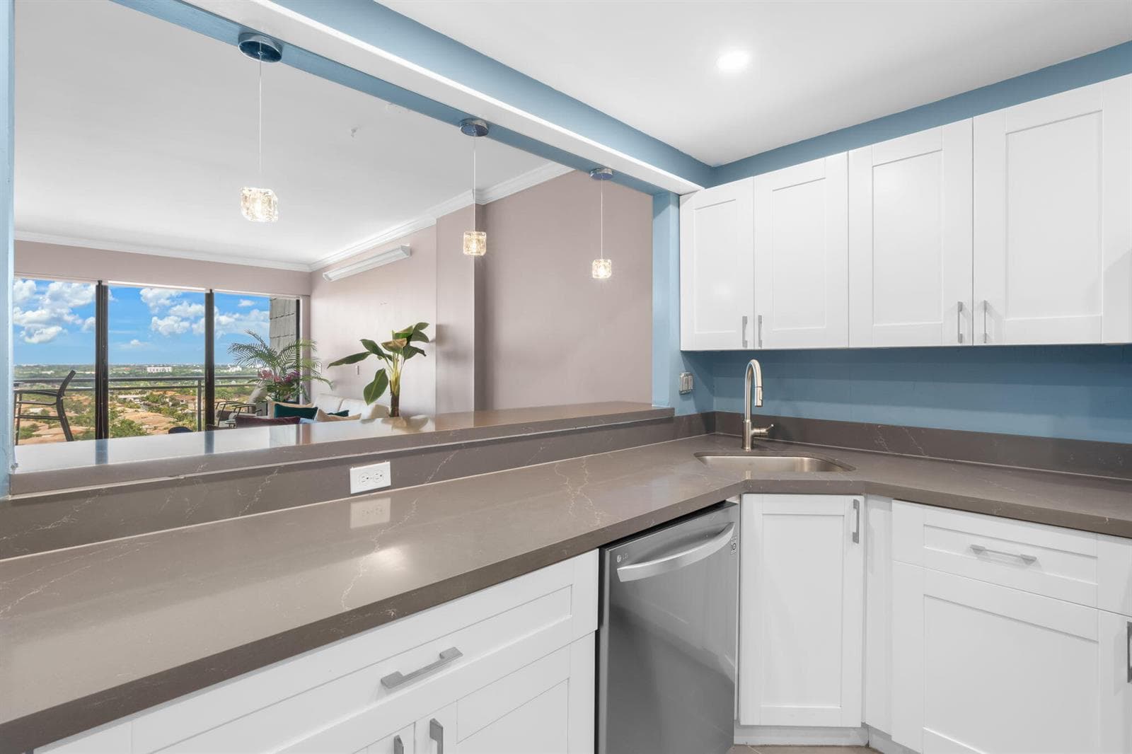 1600 S Ocean Drive PHC photo 25