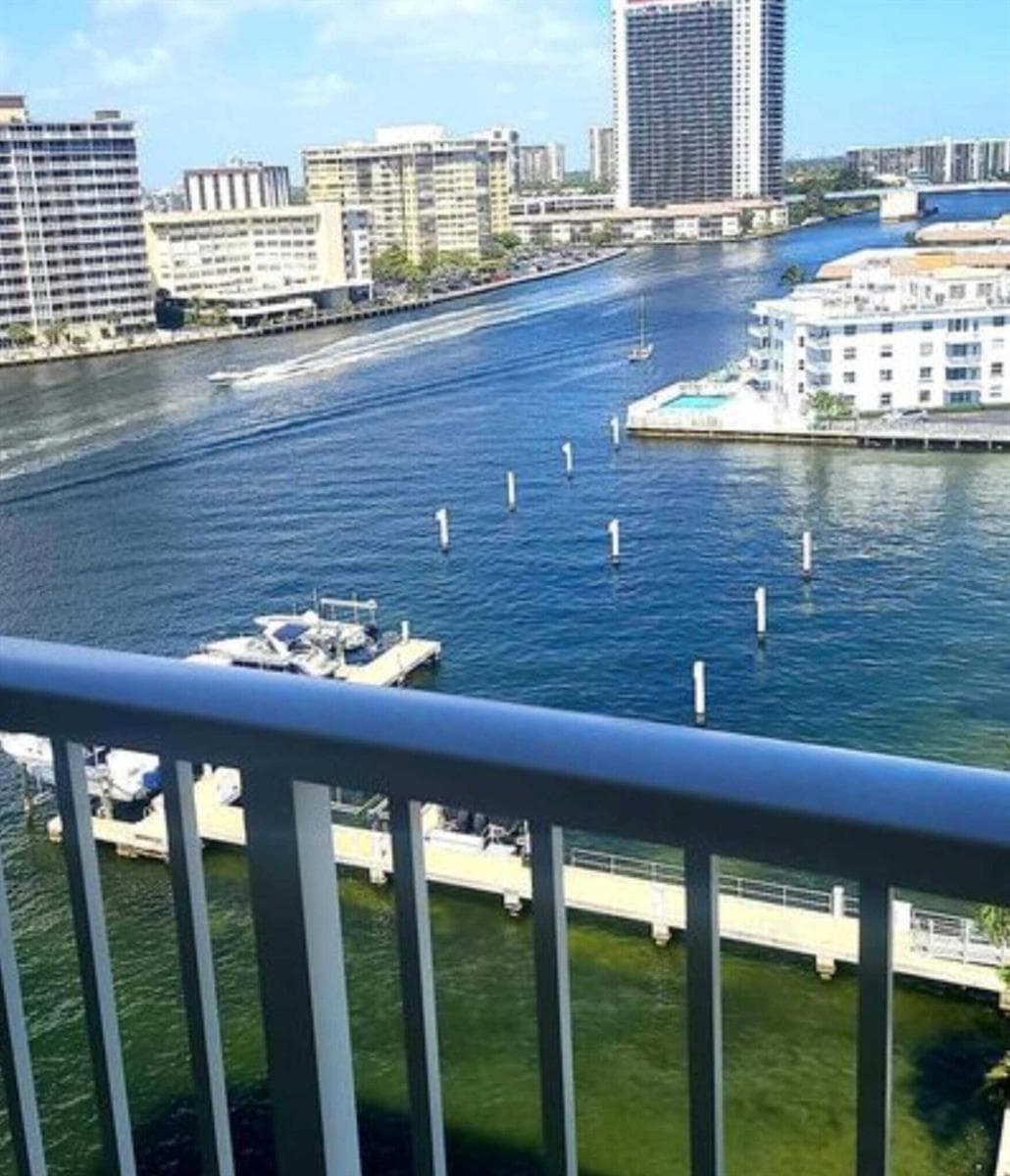 1965 S Ocean Drive 9q photo 4